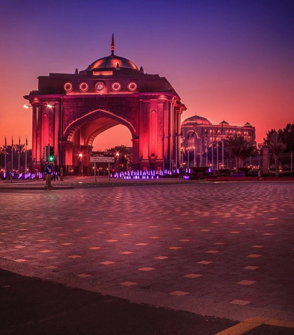 غروب آفتاب در شهر امارات